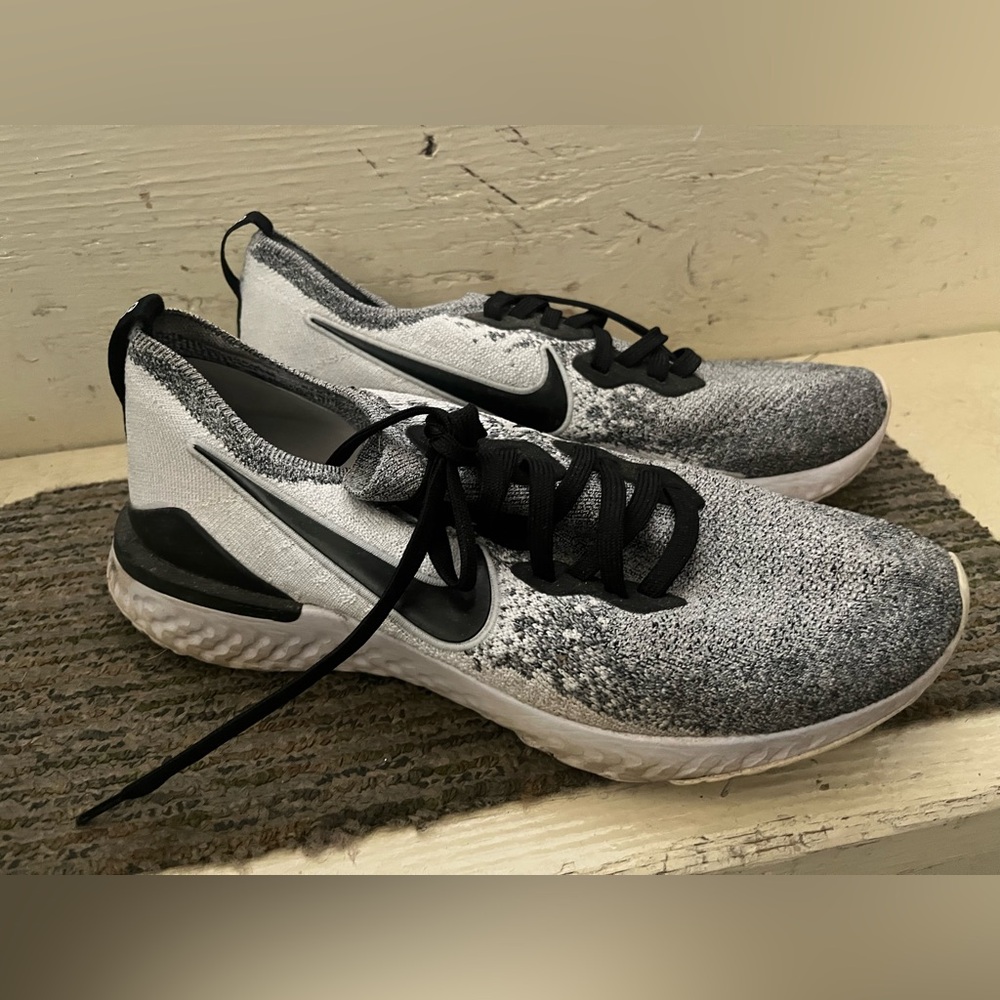 Nike Epic React Flyknit 2 sz 11